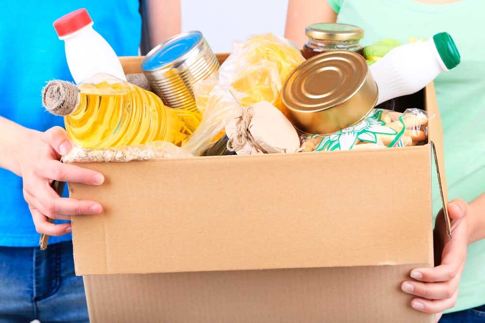 Cesta básica com alimentos